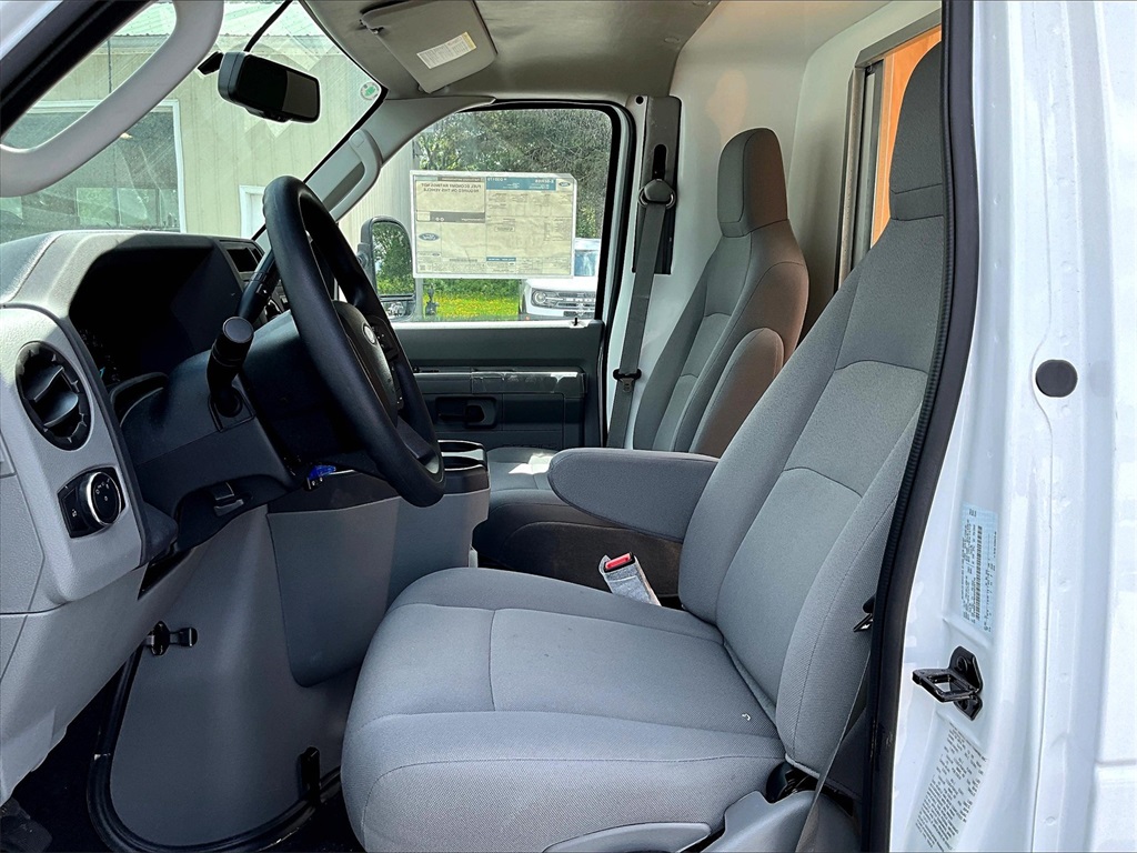 2025 Ford E-350 photo 10