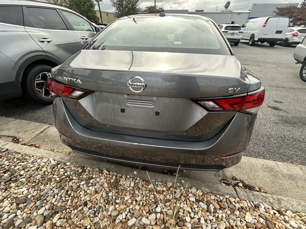 2023 Nissan Sentra SV photo 4