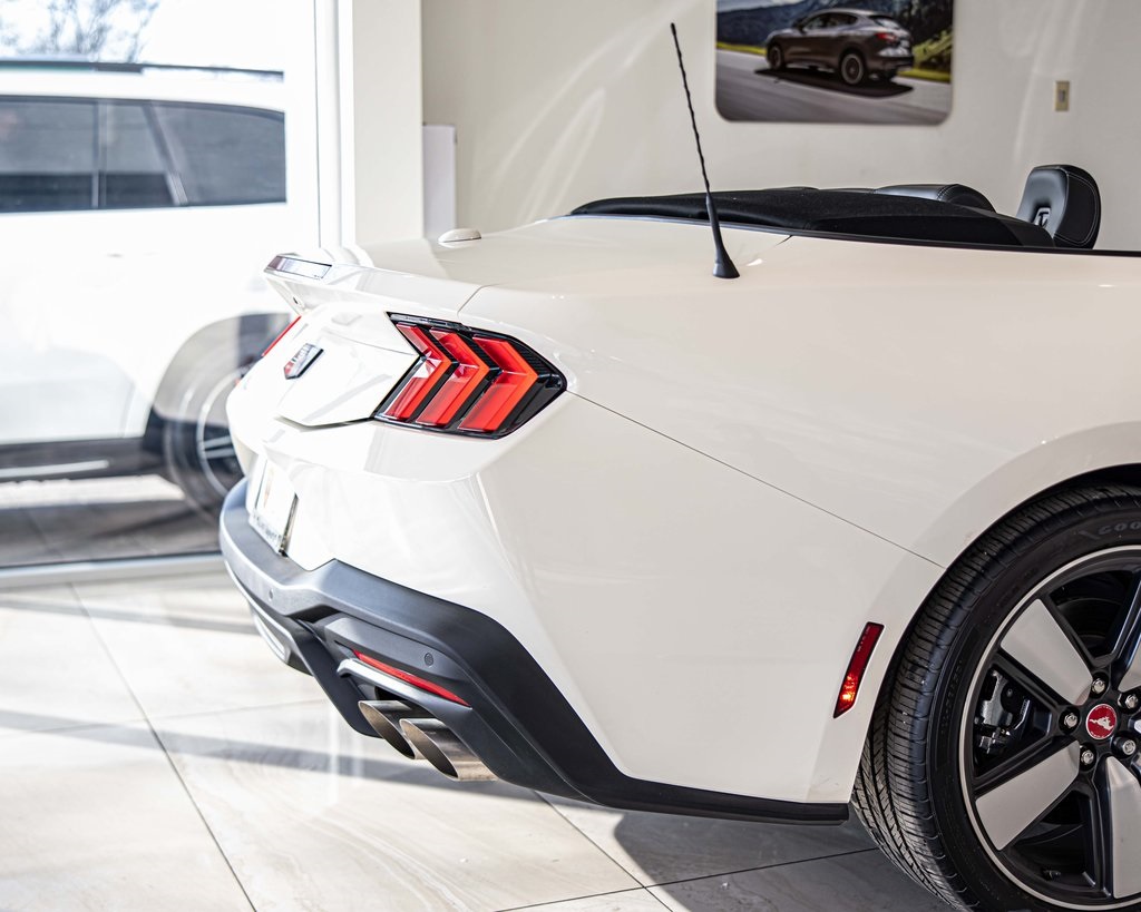 2025 FORD MUSTANG - Image 13