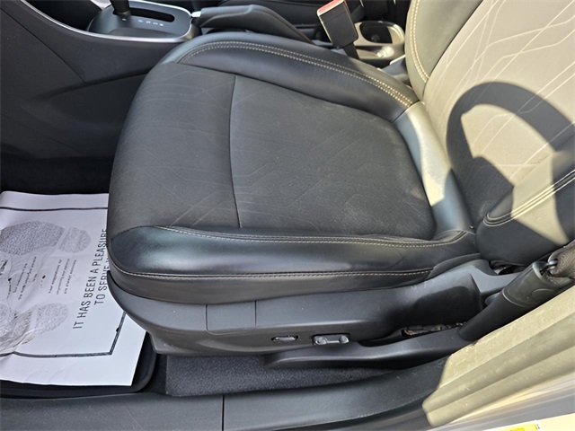2020 Chevrolet Trax LT photo 19