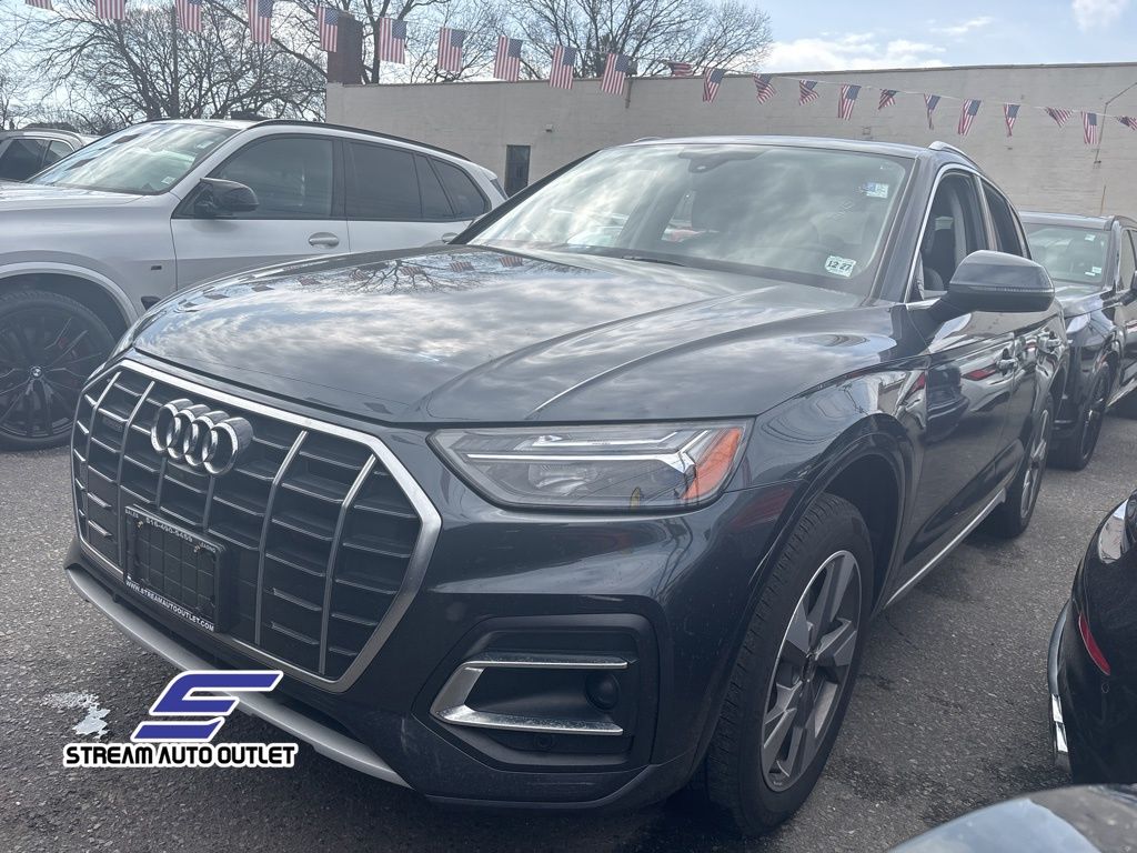 2023 Audi Q5 40 Premium Plus photo 3