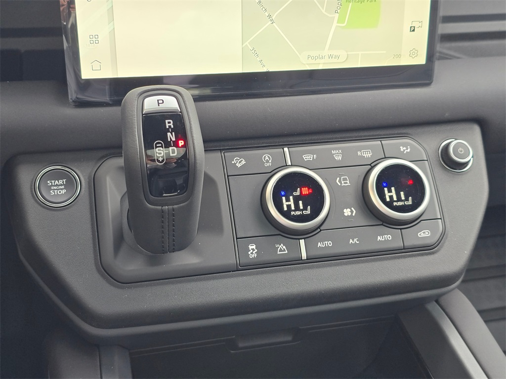2025 Land Rover Defender 110 S photo 14
