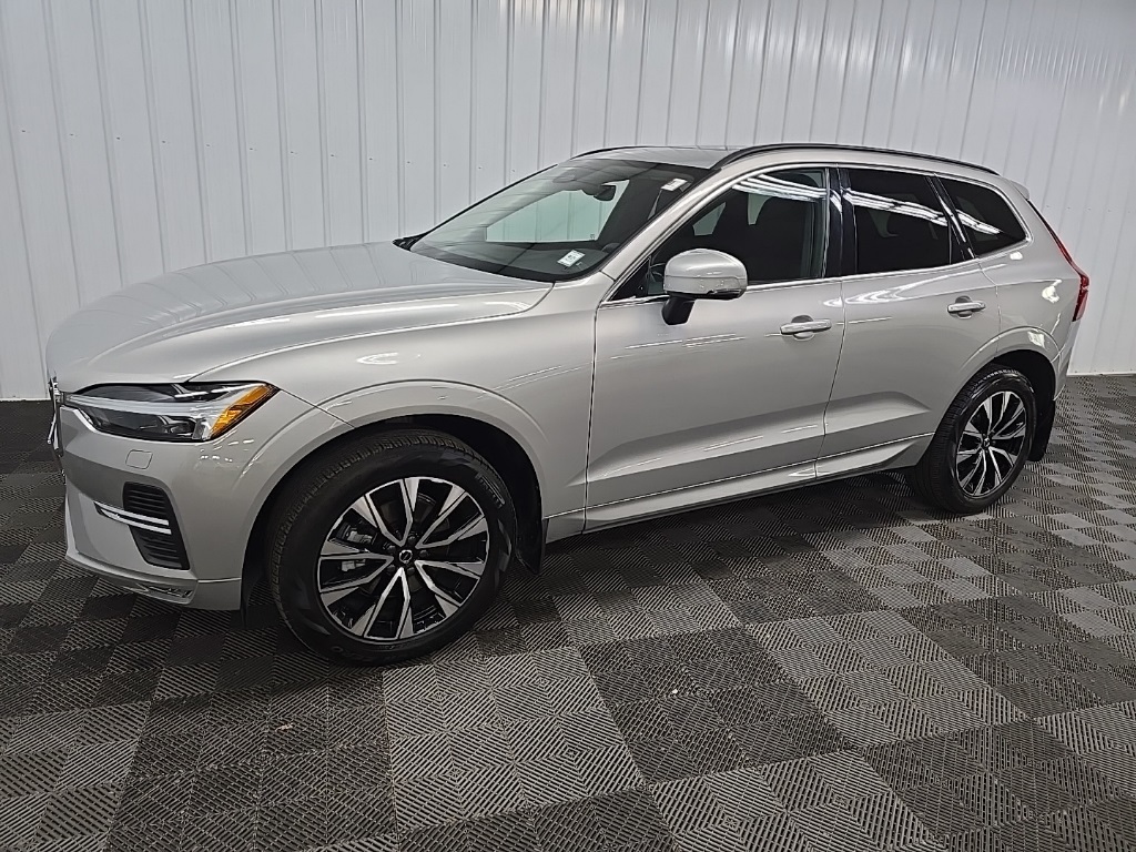 2023 Volvo XC60 B5 Core photo 6