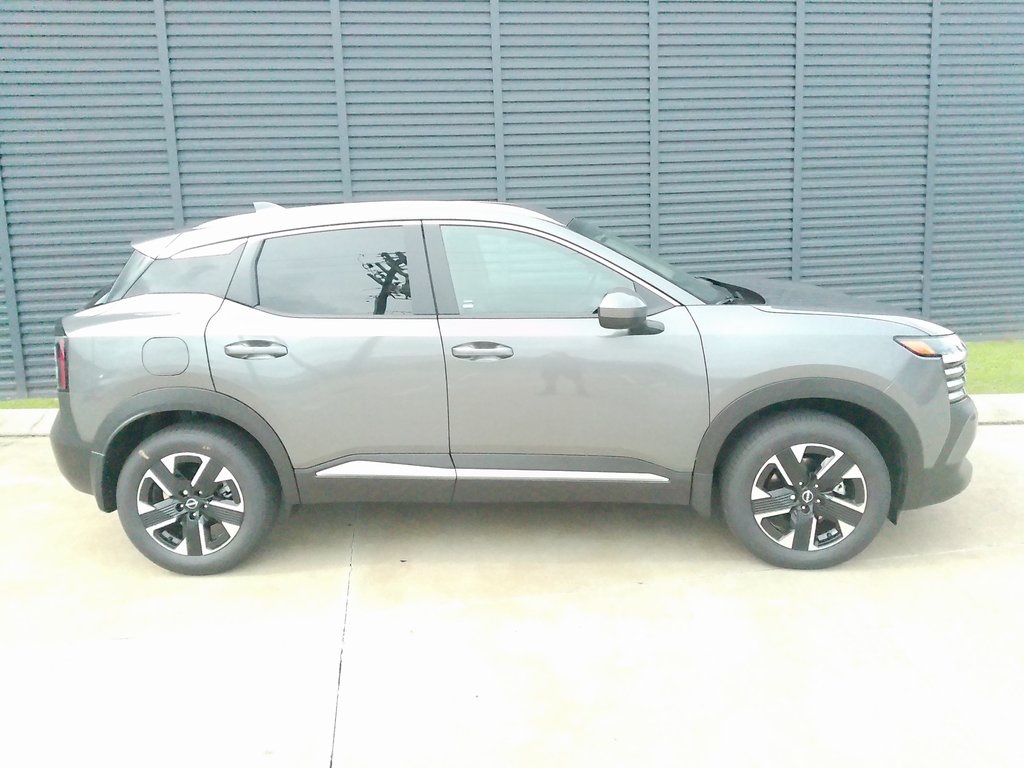 2025 Nissan Kicks SV photo 2