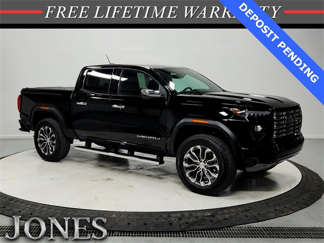 2024 GMC Canyon Denali's photo