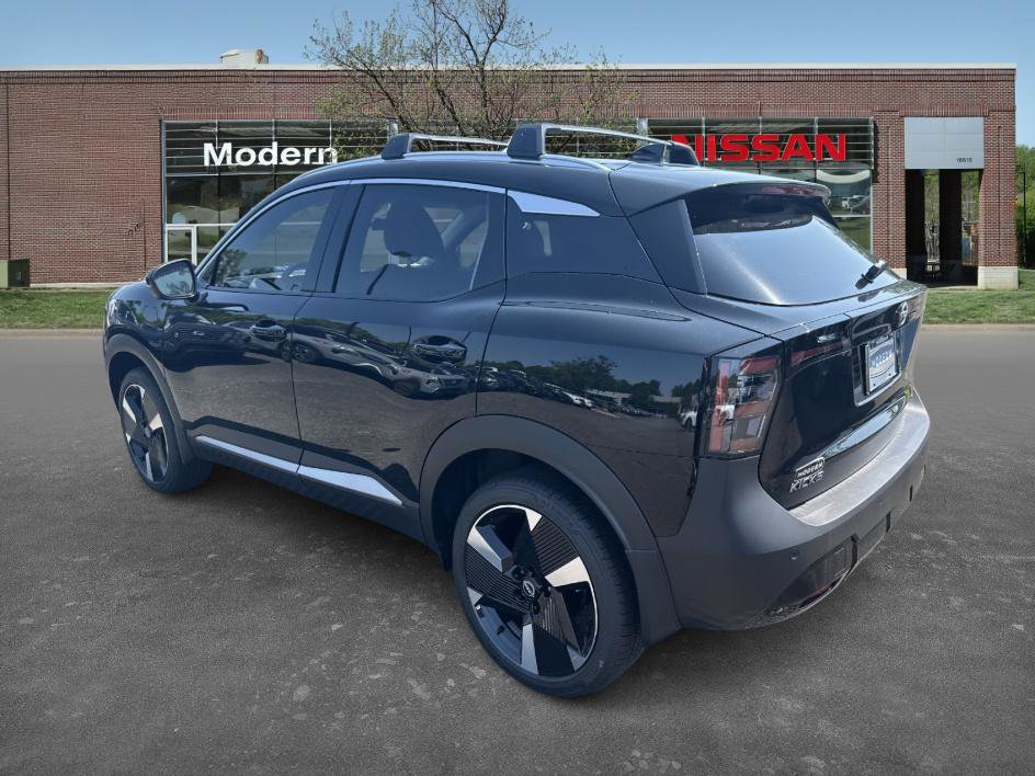 2025 Nissan Kicks SR photo 2