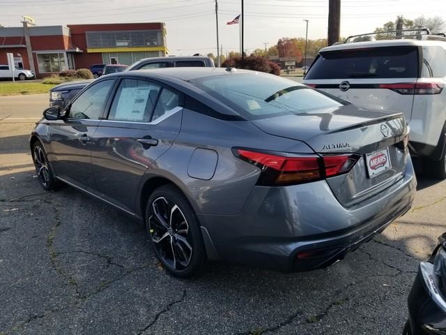 2025 Nissan Altima 2.5 SR photo 3