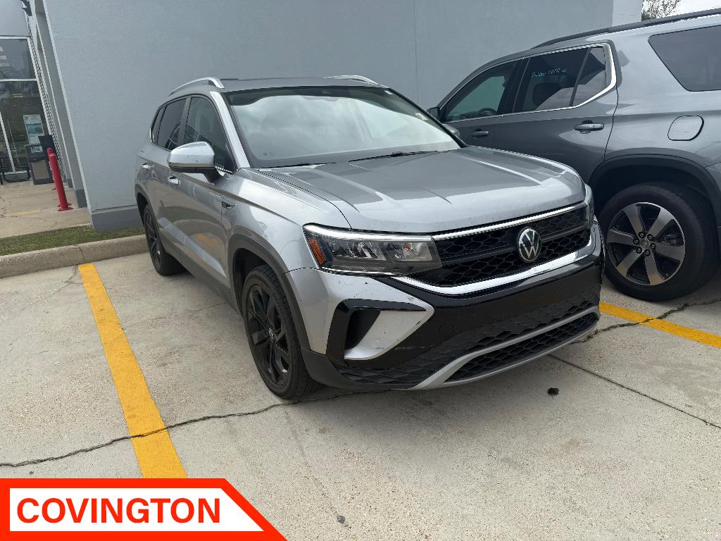 2022 Volkswagen Taos SE's photo