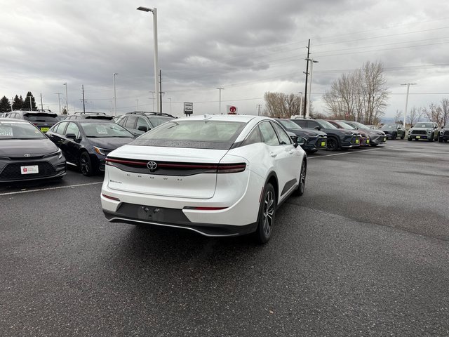 2025 Toyota Crown XLE photo 3