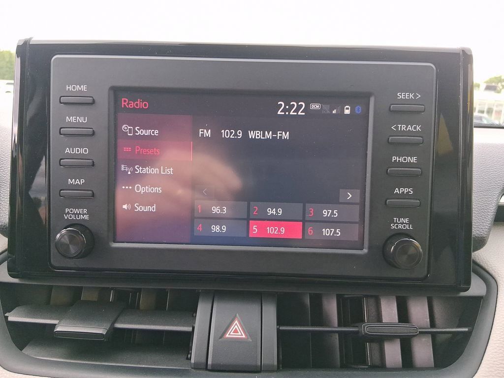 2019 Toyota RAV4 Hybrid XLE photo 18