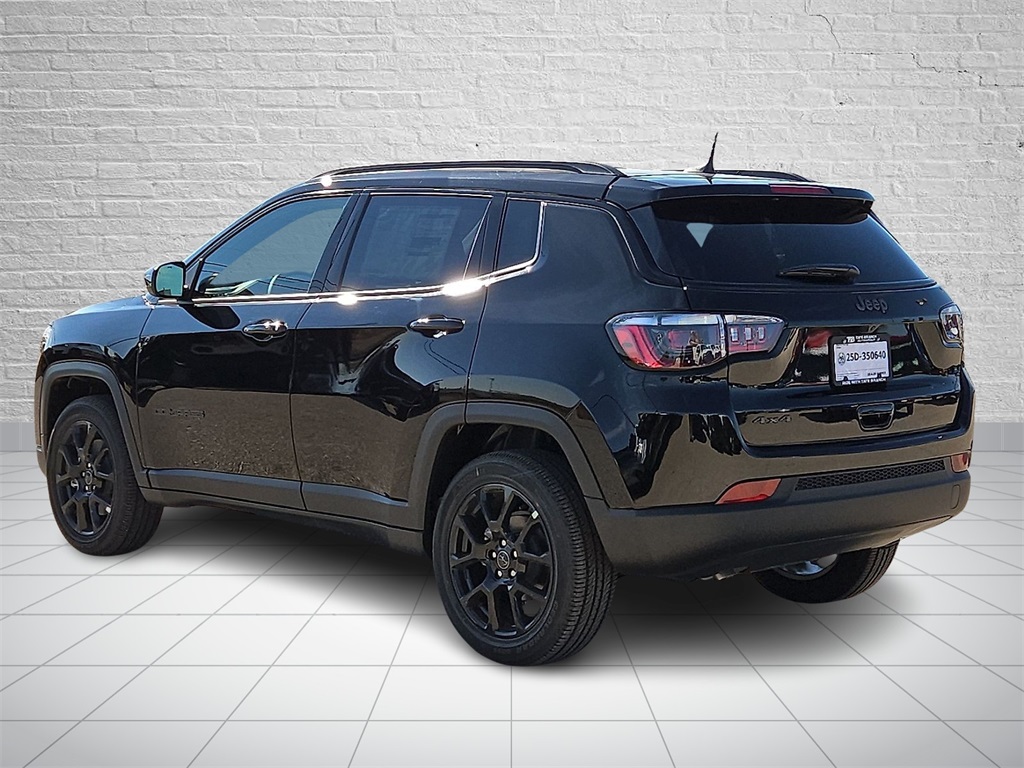 2026 Jeep Compass Latitude photo 3