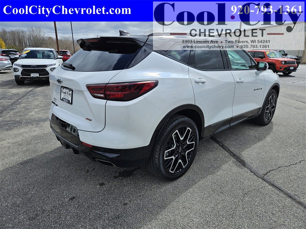 2023 Chevrolet Blazer RS photo 3
