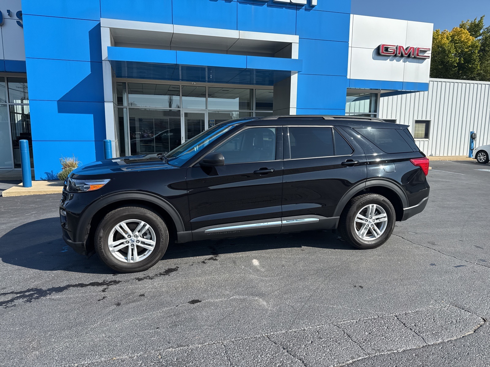 2023 Ford Explorer XLT photo 3