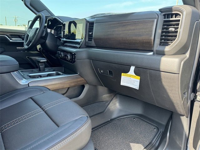 2025 Chevrolet Silverado 1500 High Country photo 13