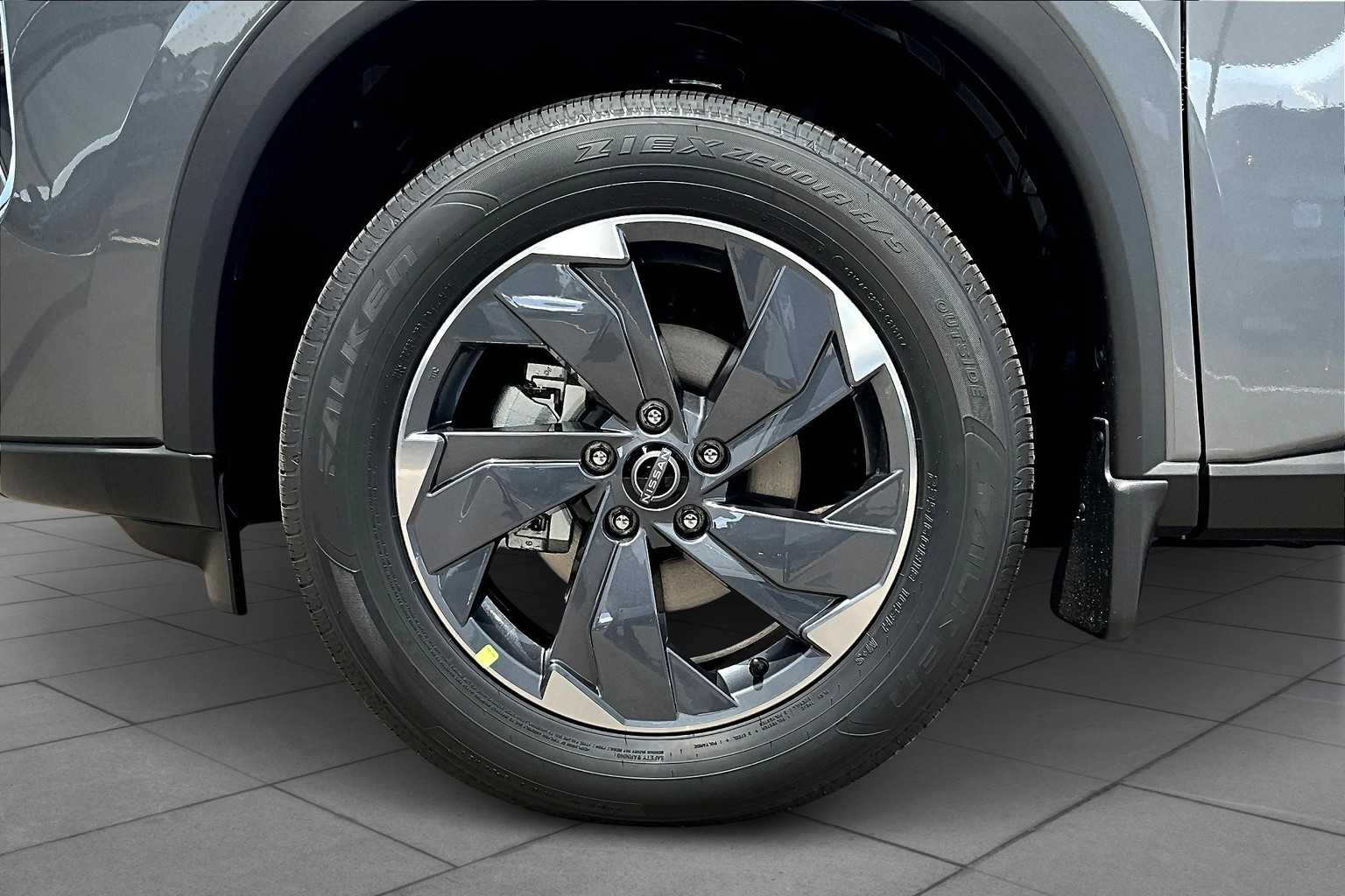 2025 Nissan Rogue SV photo 9