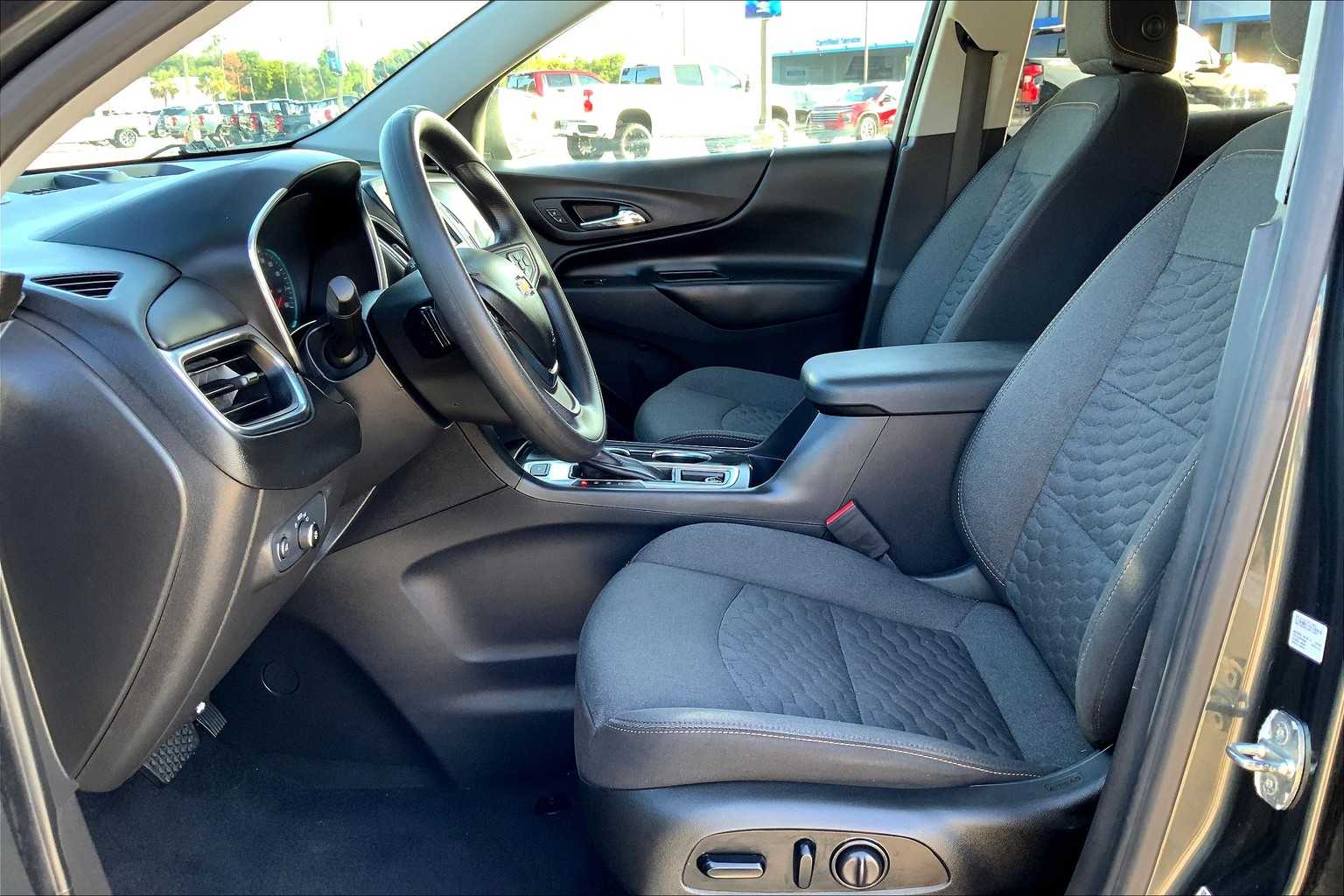2021 Chevrolet Equinox LT photo 7