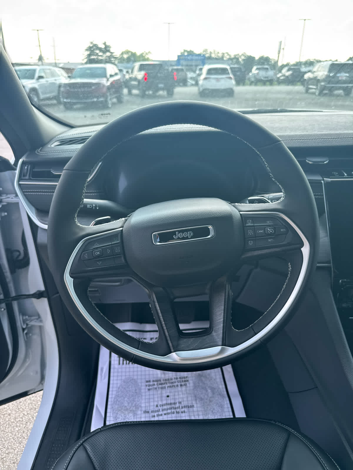 2025 Jeep Grand Cherokee Limited photo 16