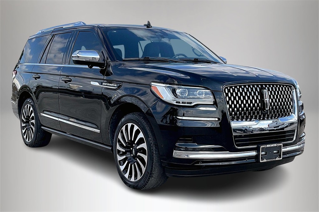 2023 Lincoln Navigator Black Label's photo