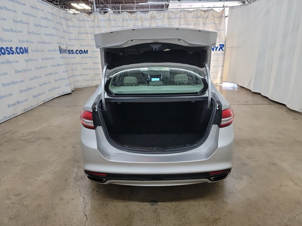 2017 Ford Fusion Platinum photo 12