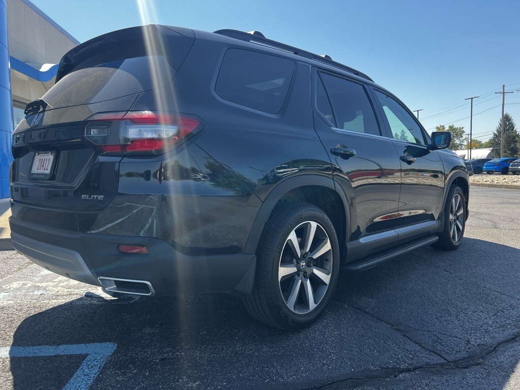 2023 Honda Pilot Elite photo 3