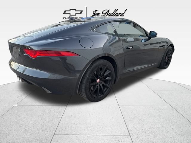 2017 Jaguar F-TYPE Premium photo 4