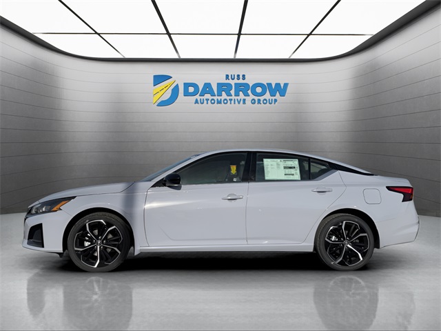 2025 Nissan Altima 2.5 SR photo 2
