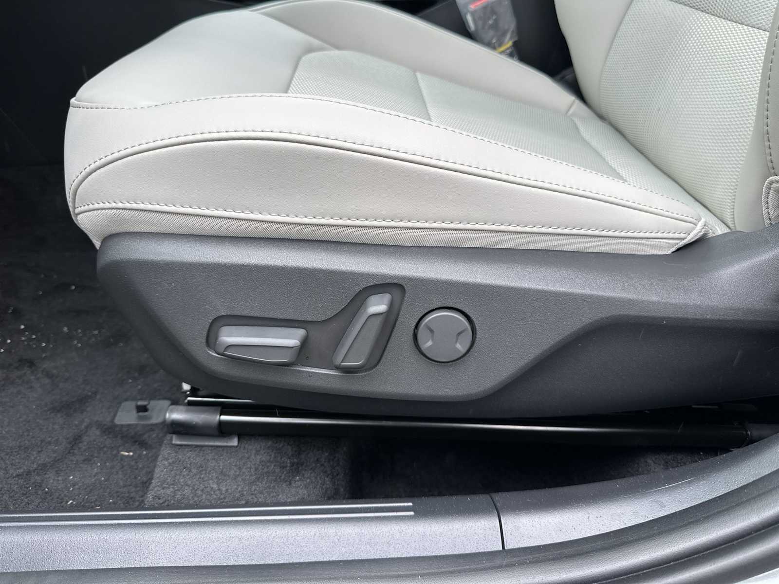 2025 Kia Niro EX photo 4