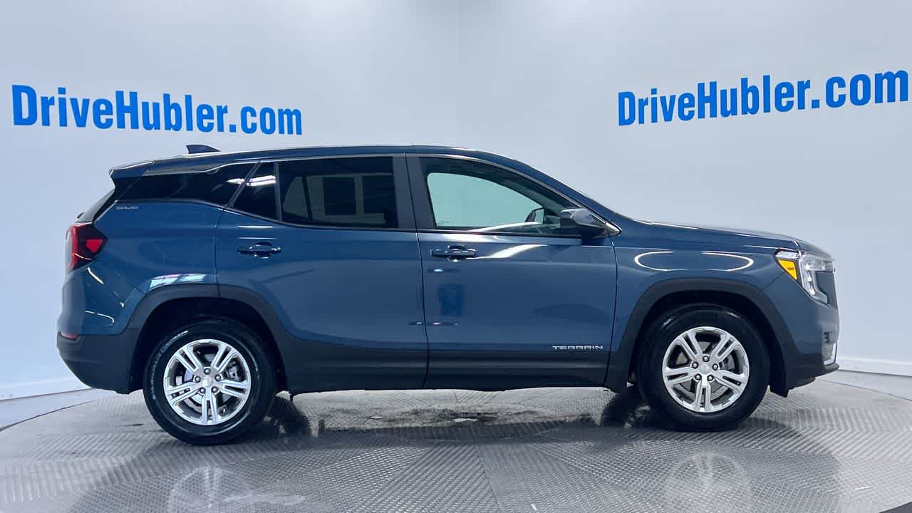 2024 Gmc Terrain SLE photo 2