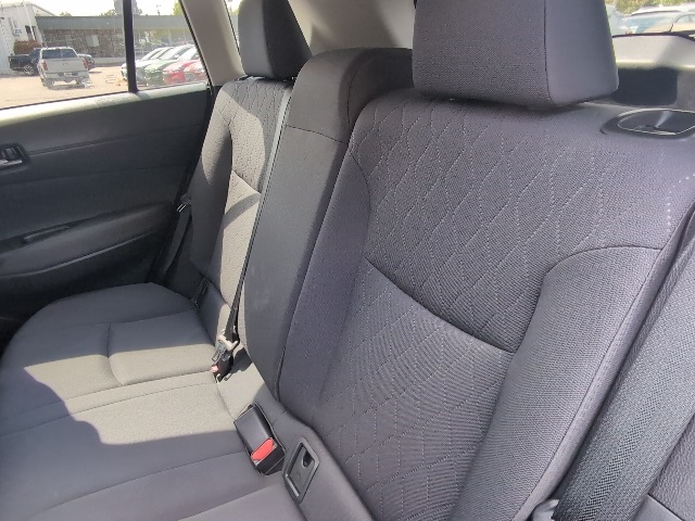 2022 Toyota Corolla Cross LE photo 31