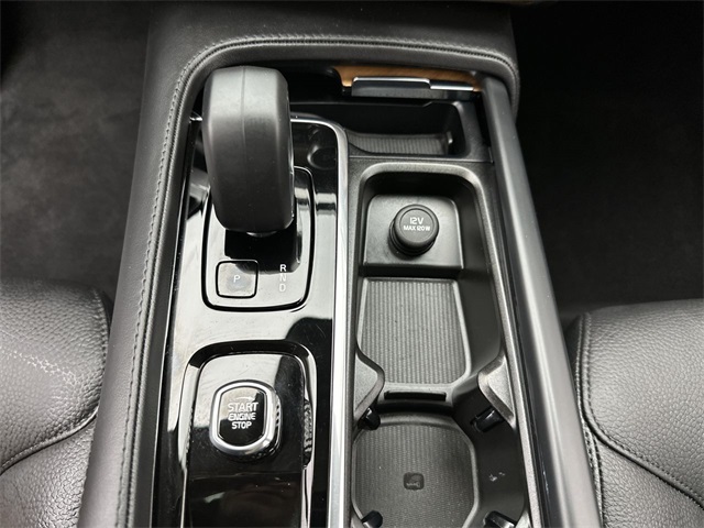 2025 Volvo XC90 T8 AWD Plus photo 11