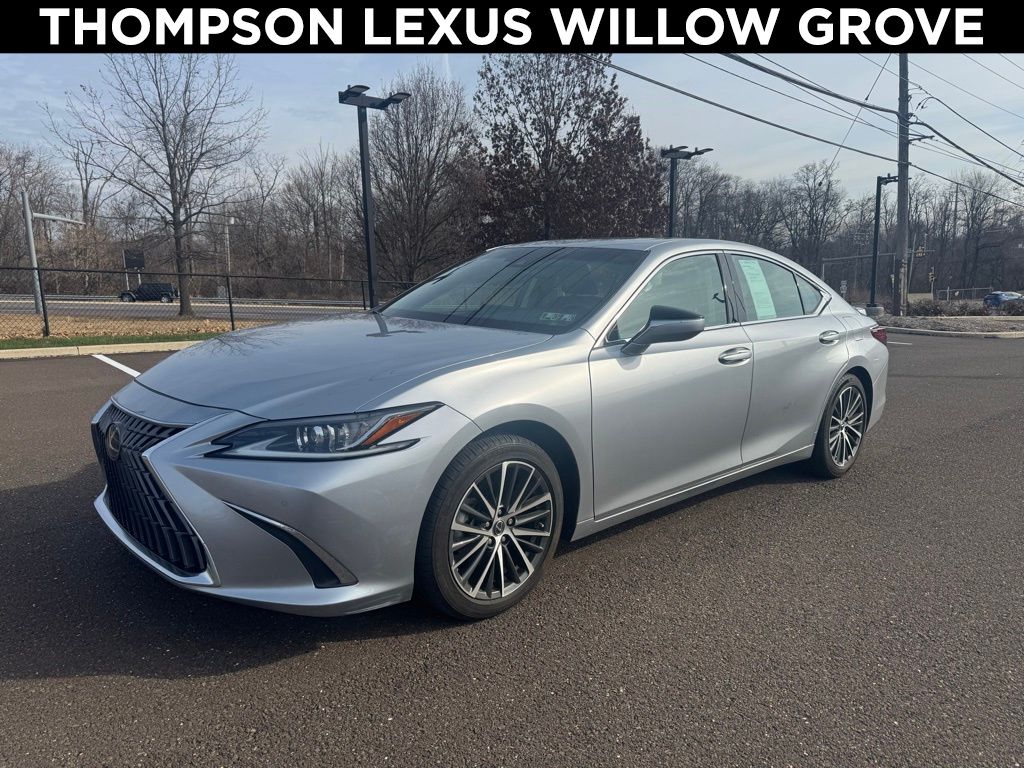 2023 Lexus ES 350's photo
