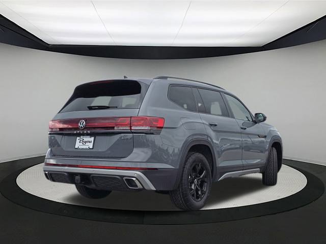 2025 Volkswagen Atlas Peak Edition SE photo 4