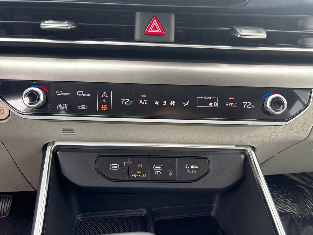 2026 Kia Carnival SX photo 19