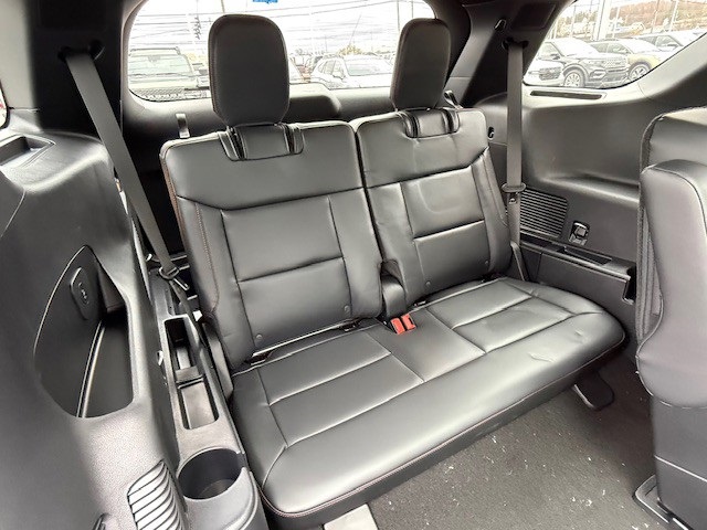 2025 Ford Explorer ST-Line photo 15