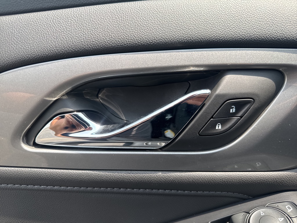 2022 Chevrolet Traverse Cloth photo 30