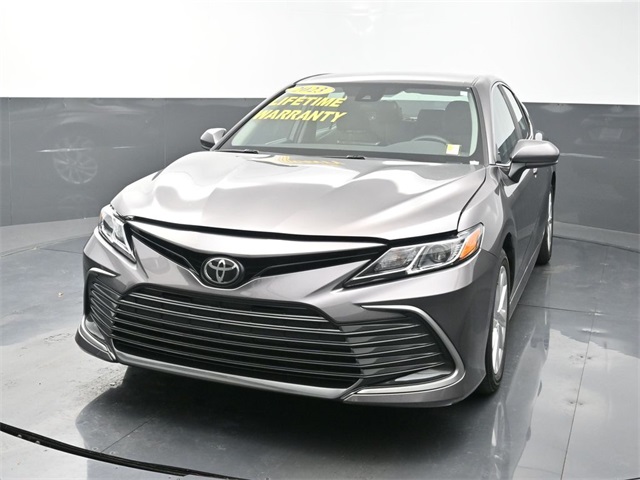 2023 Toyota Camry LE's photo