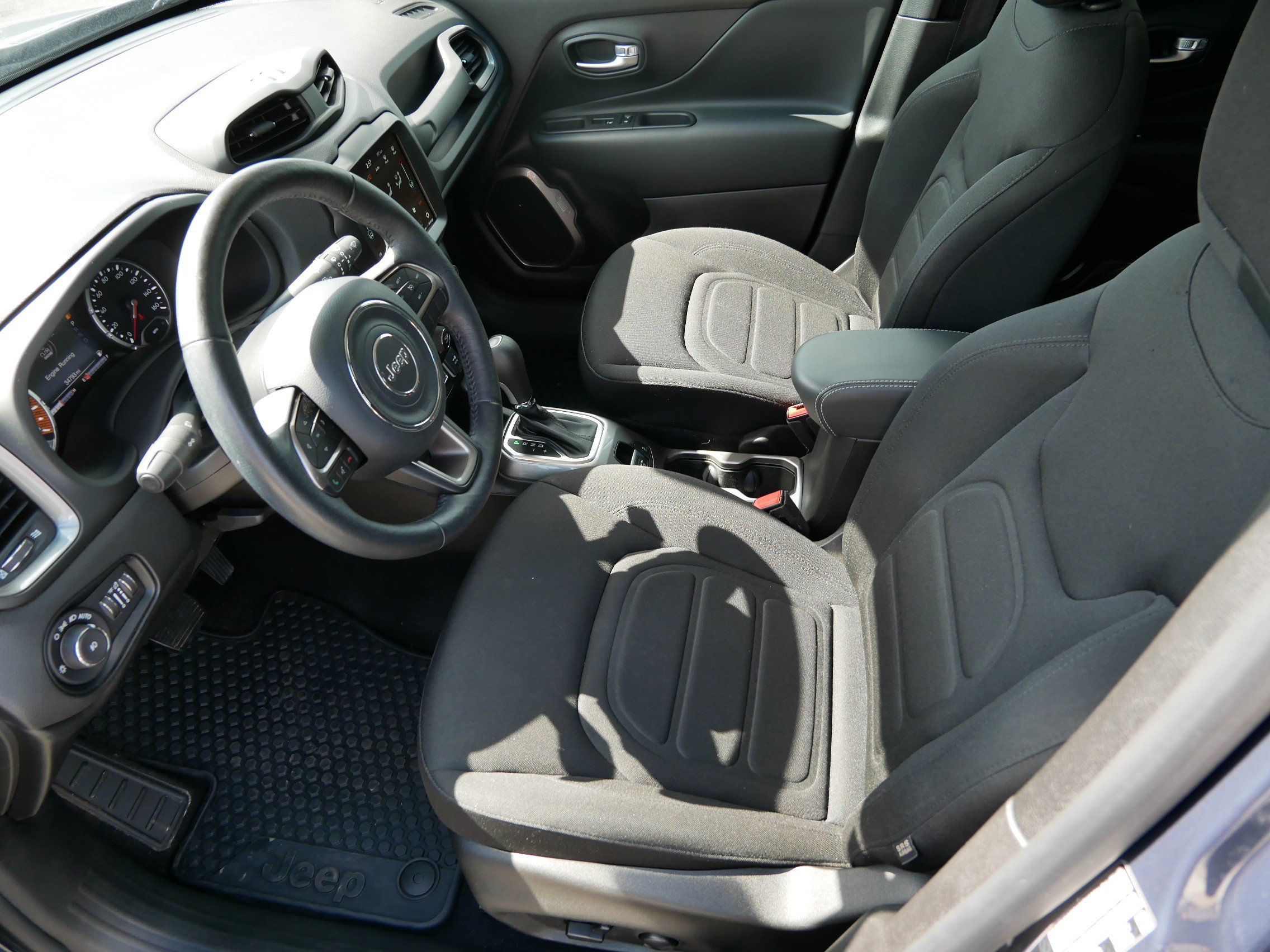 2022 Jeep Renegade Latitude photo 11