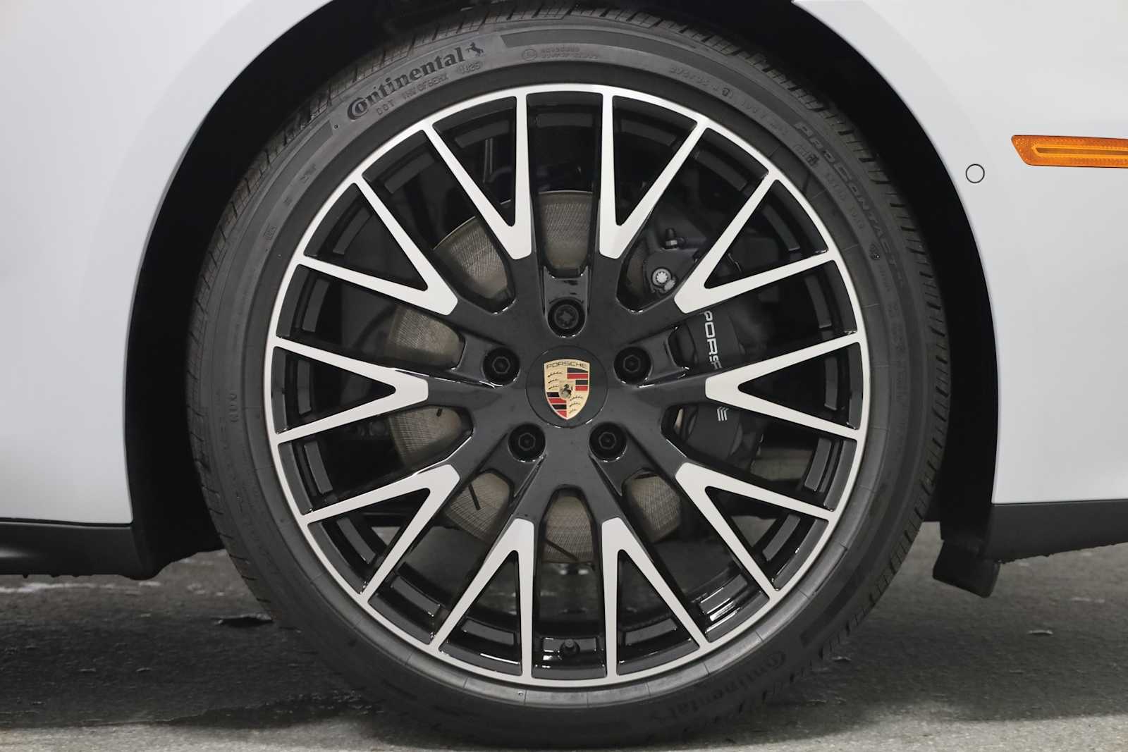 2025 Porsche Panamera 4 photo 11