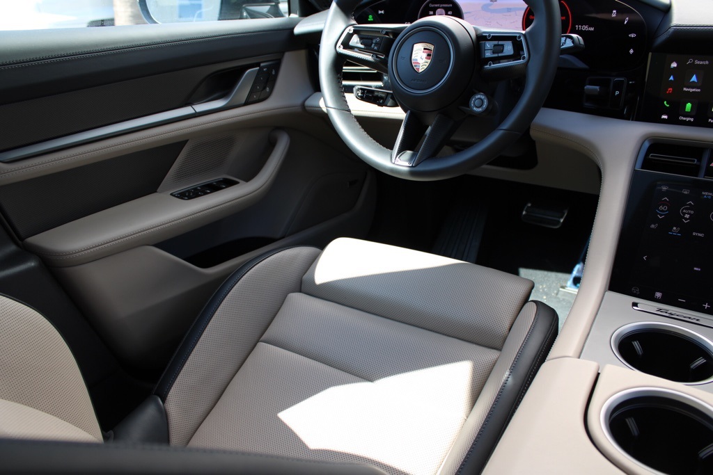 2025 Porsche Taycan 4S Cross Turismo photo 20