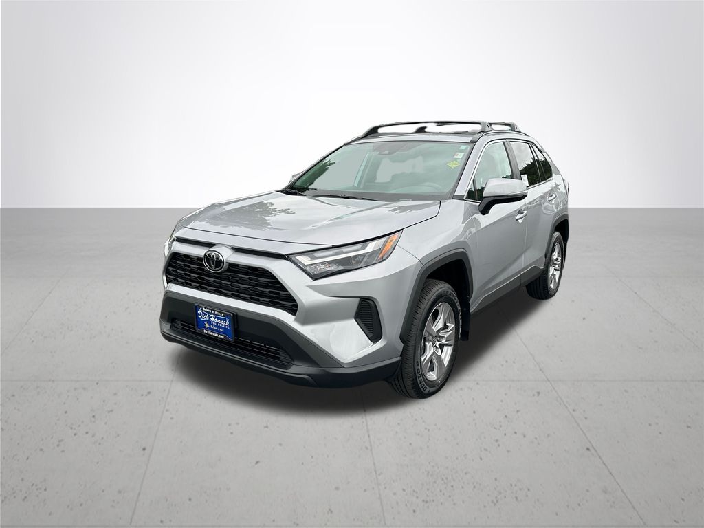 2025 Toyota RAV4 XLE photo 2