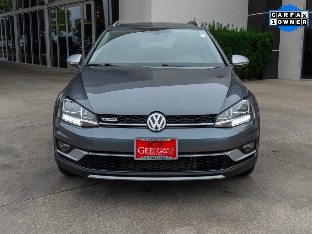 2019 Volkswagen Golf Alltrack TSI SE photo 2