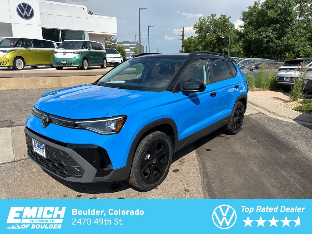 2025 Volkswagen Taos SE Black's photo