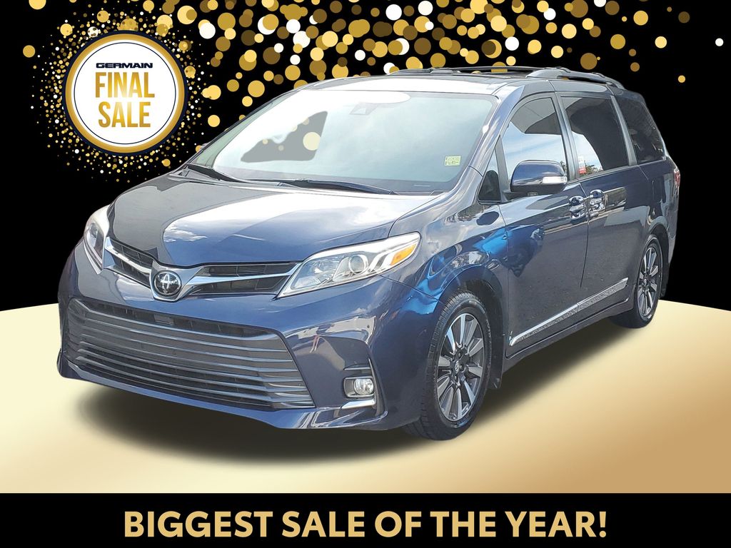 2019 Toyota Sienna Limited's photo