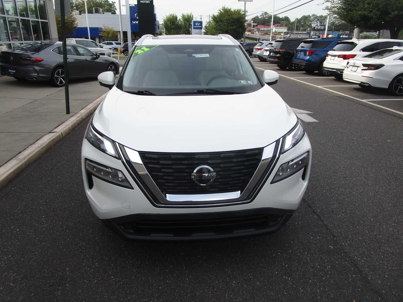 2021 Nissan Rogue SV photo 3