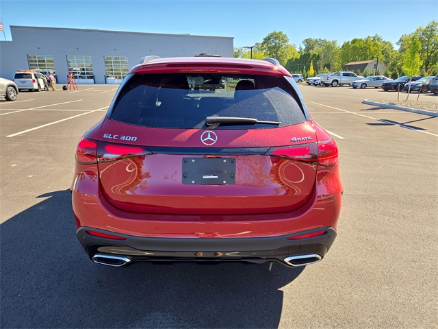 2026 Mercedes Benz GLC 300 4MATIC photo 4