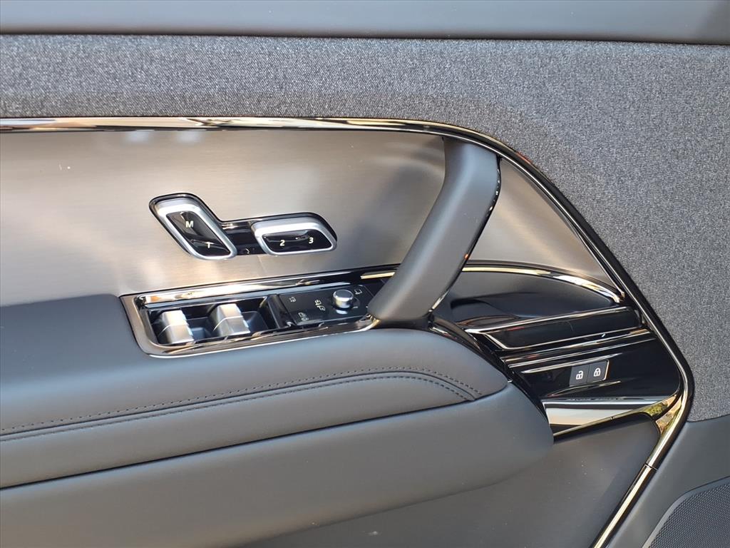 2025 Land Rover Range Rover Sport SE photo 9