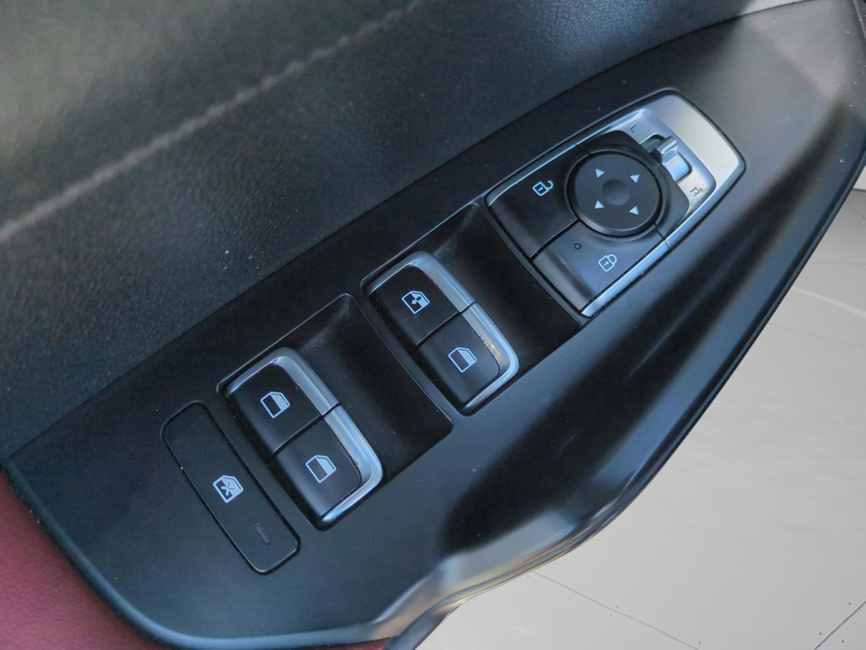 2024 Kia K5 GT-Line photo 26