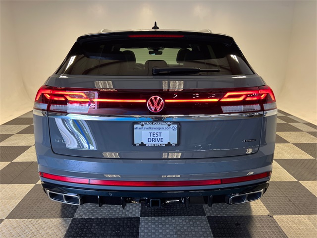 2026 Volkswagen Atlas Cross Sport SEL Premium R-Line photo 4