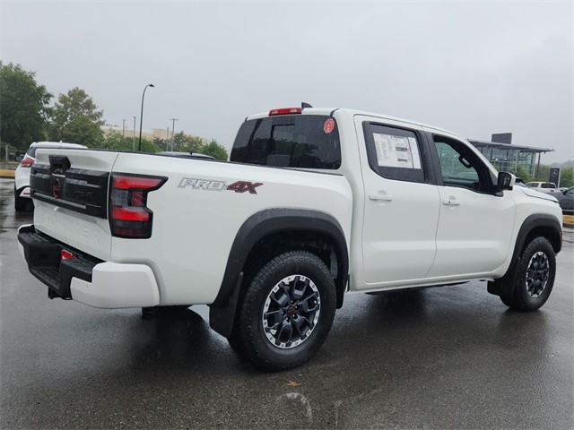 2025 Nissan Frontier PRO-4X photo 3