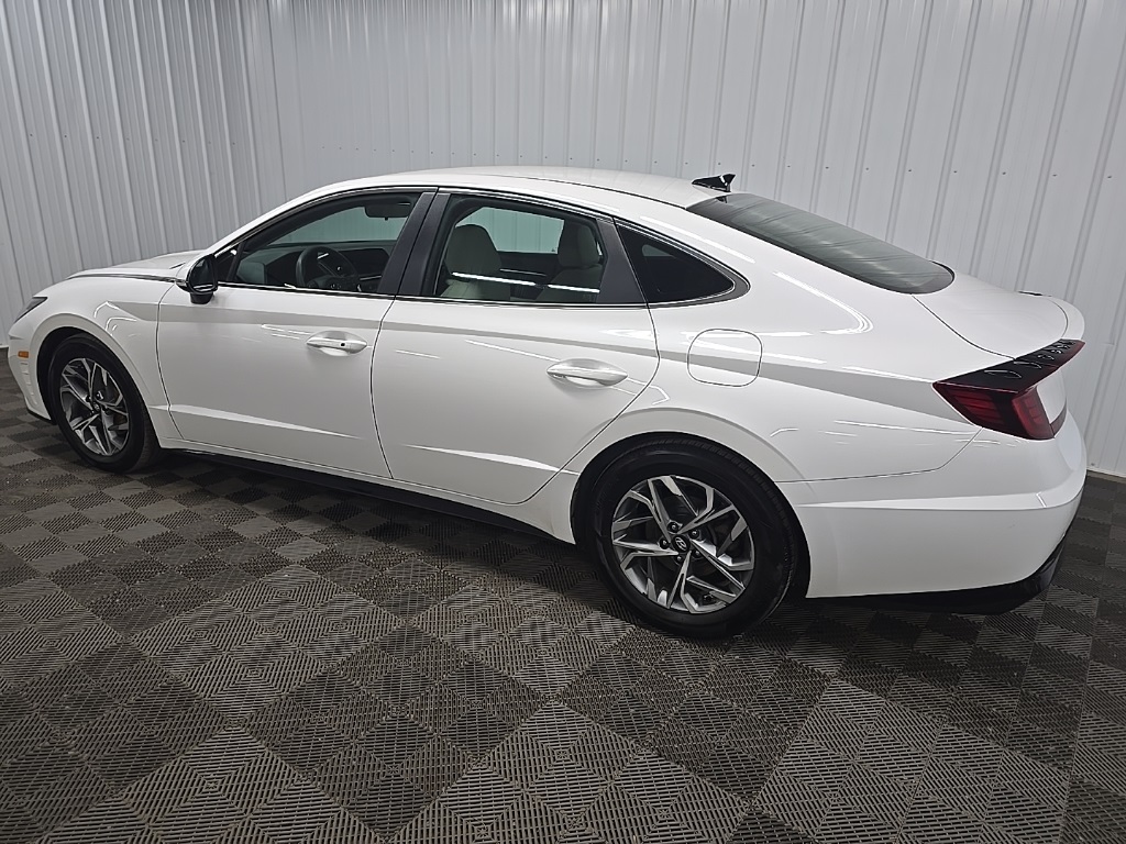 2023 Hyundai Sonata SEL photo 3